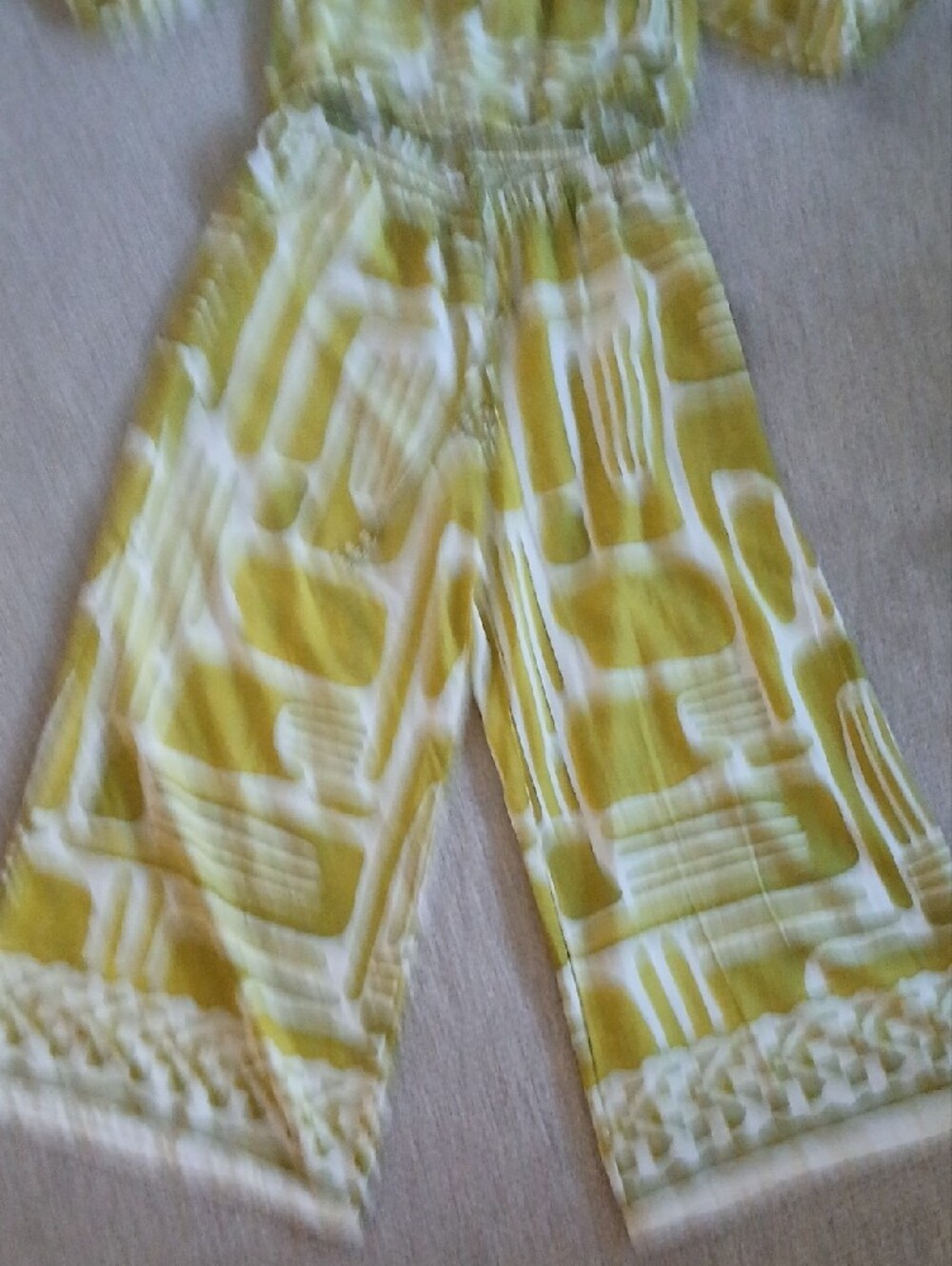 Christian Siriano Olive Green & Cream Wide-Leg Pants - Picture 5 of 6
